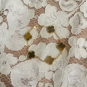 gold clover bracelet